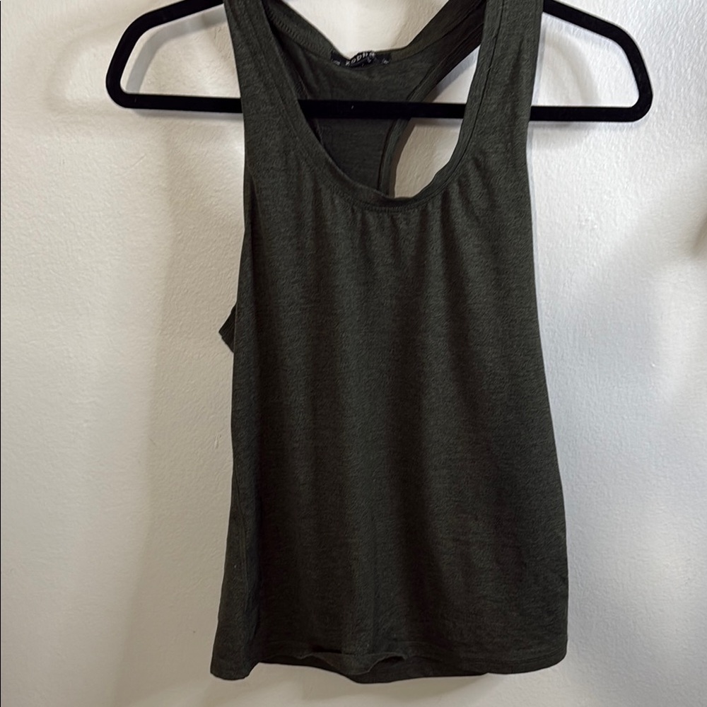 Zobha Women's Green Tank Top